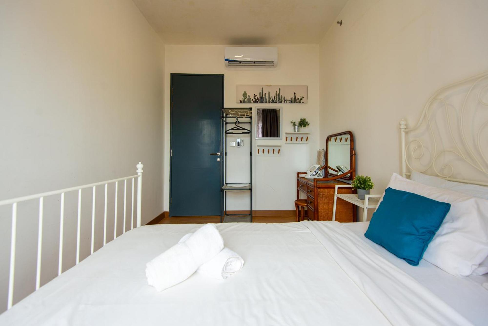 Casa Orient @ Macalister 218 ❈中路218东方之家 3Br 8Pax Appartement George Town Buitenkant foto
