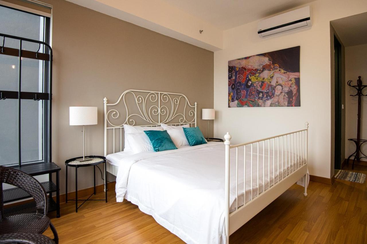 Casa Orient @ Macalister 218 ❈中路218东方之家 3Br 8Pax Appartement George Town Buitenkant foto